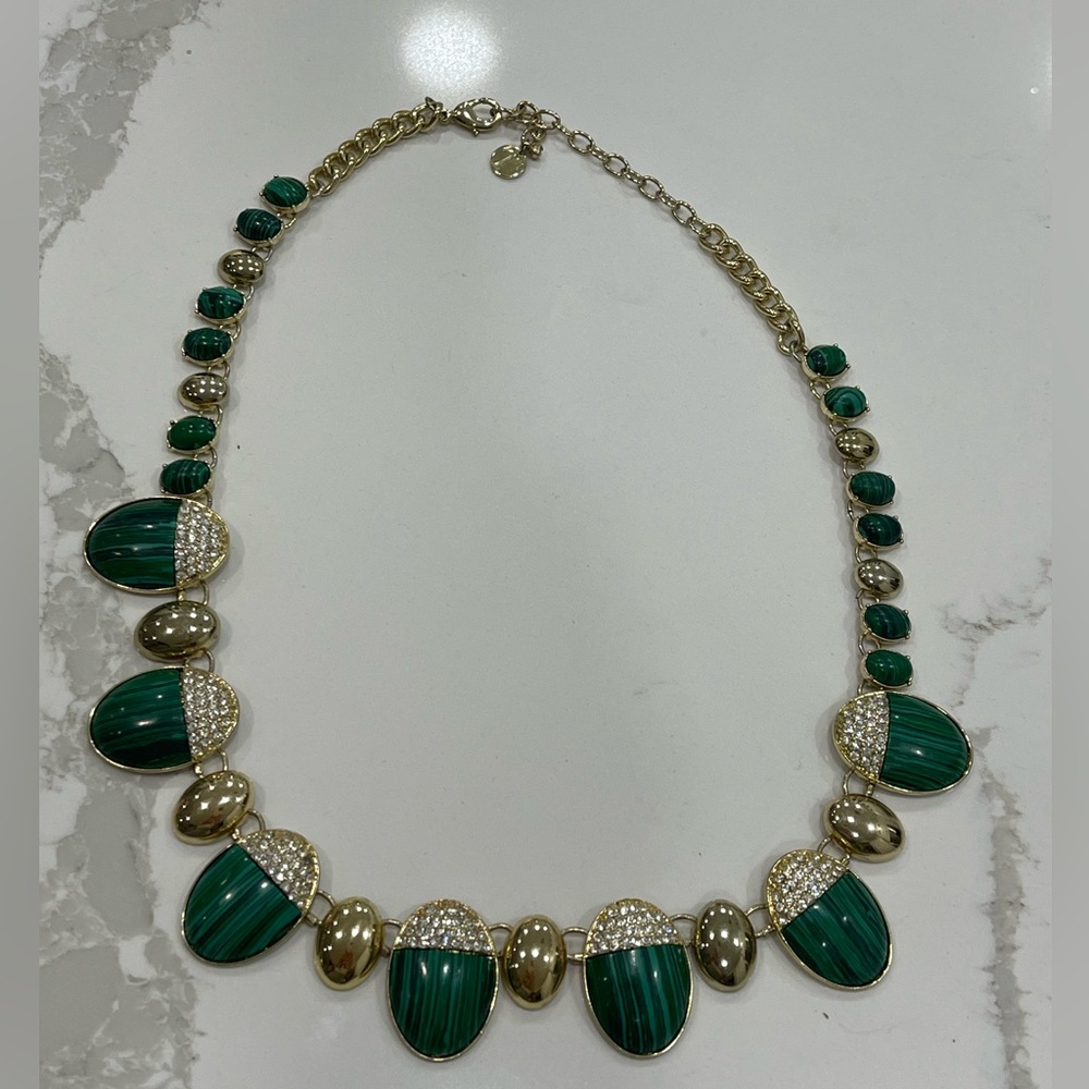 TALBOTS GREEN GOLD & CRYSTALS NECKLACE